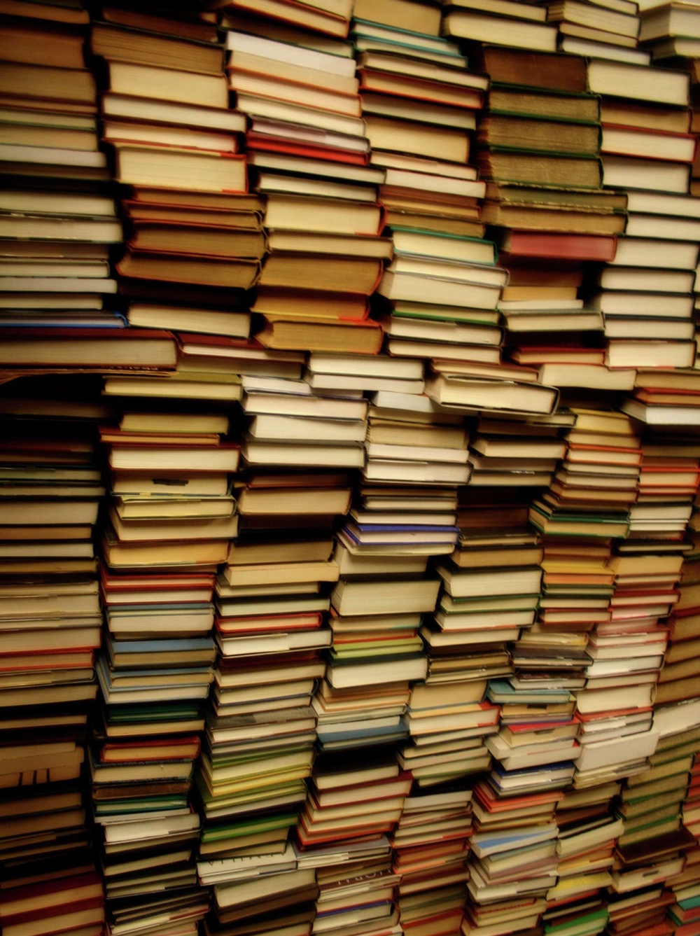 Вывоз книг в Санкт-Петербурге  с нашей оплатой. Библиотека или ненужной макулатуры